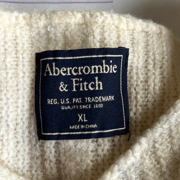 Abercrombie & Fitch XL Sweater - Picture 4 of 5